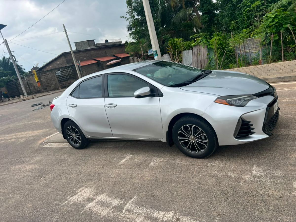 TOYOTA COROLLA LE 2017