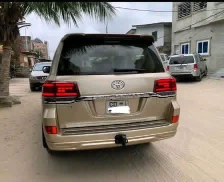 TOYOTA LAND CRUISER 2019