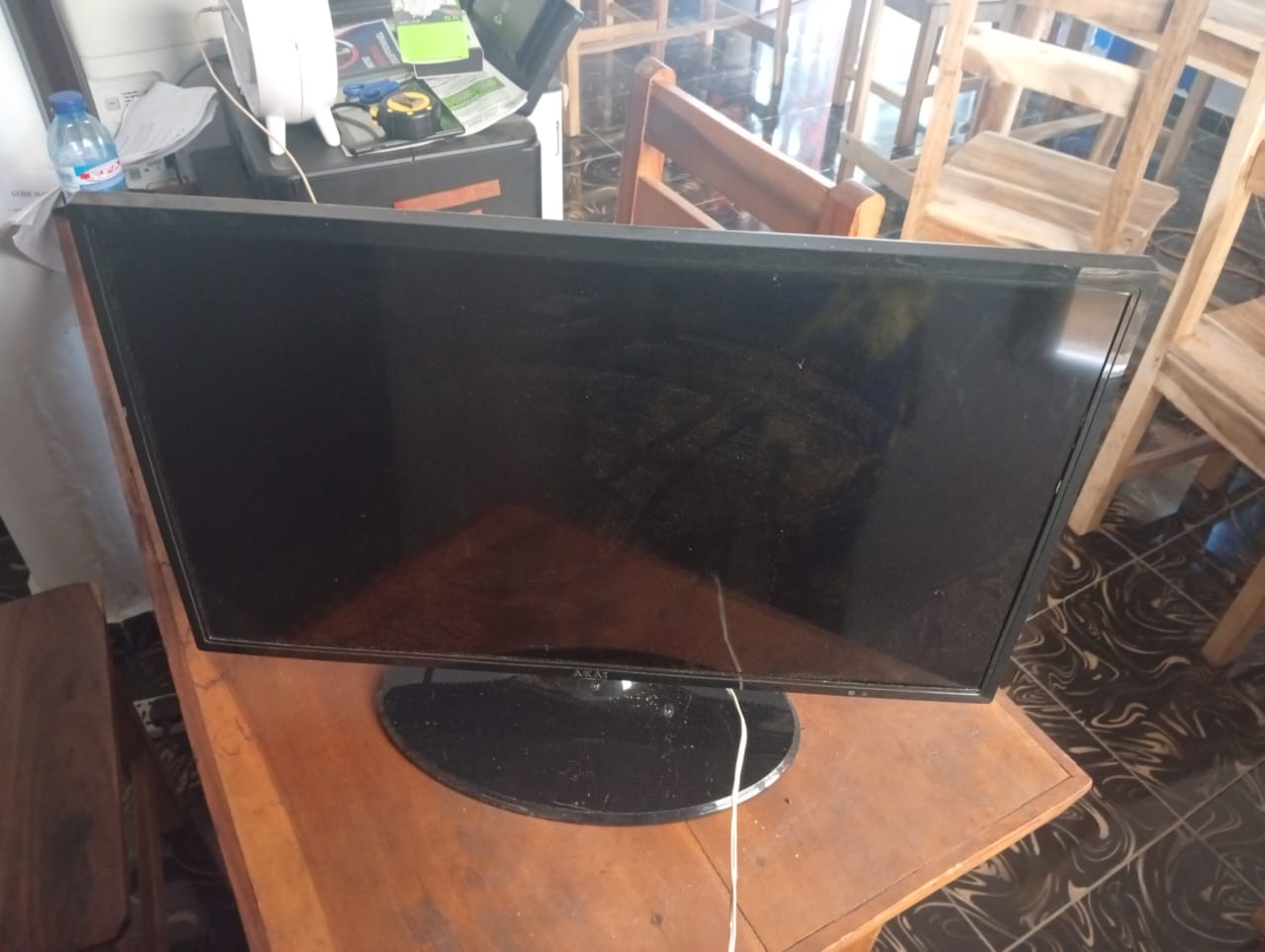 TV AKAI Image nette et bon son