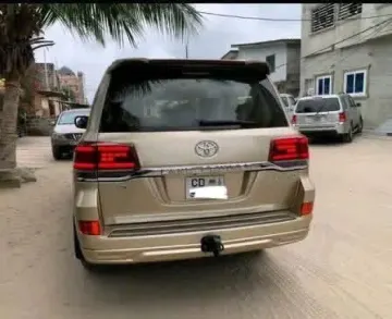 TOYOTA LAND CRUISER 2019